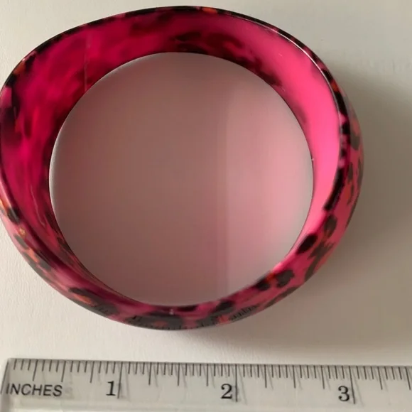 Hot pink leopard print bangle bracelet - Picture 5 of 6